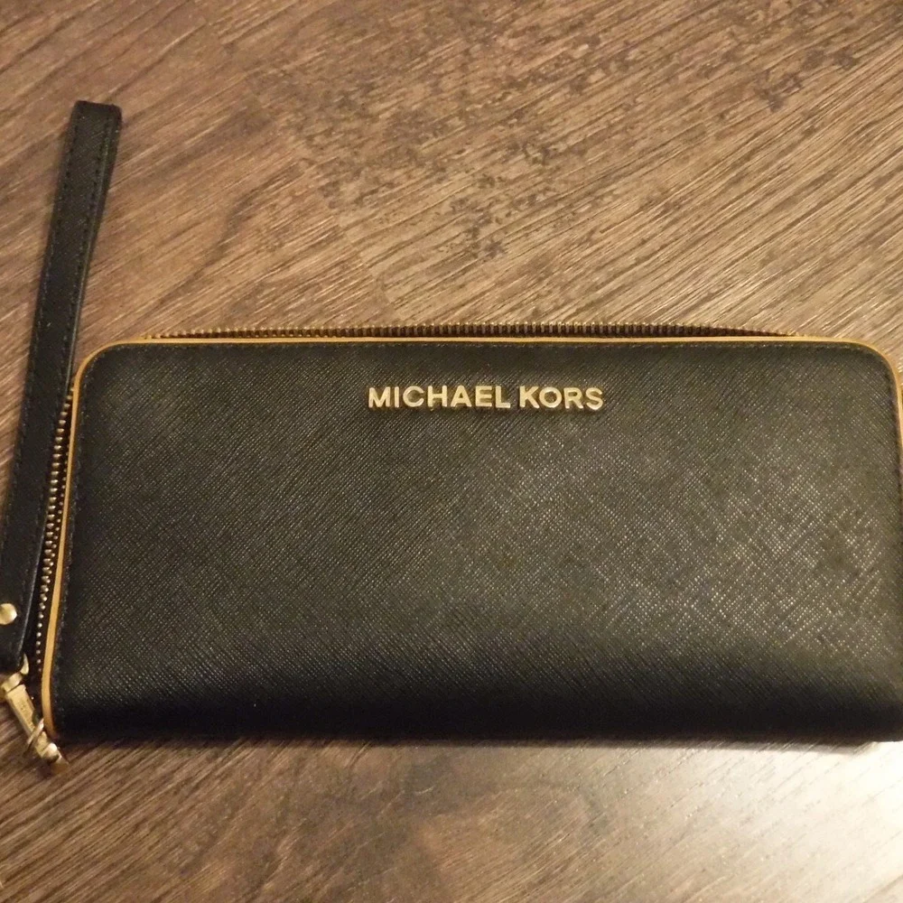 Michael Kors Jet Set Continental Wallet Womens Black‎ Good Saffiano Wristlet Zip